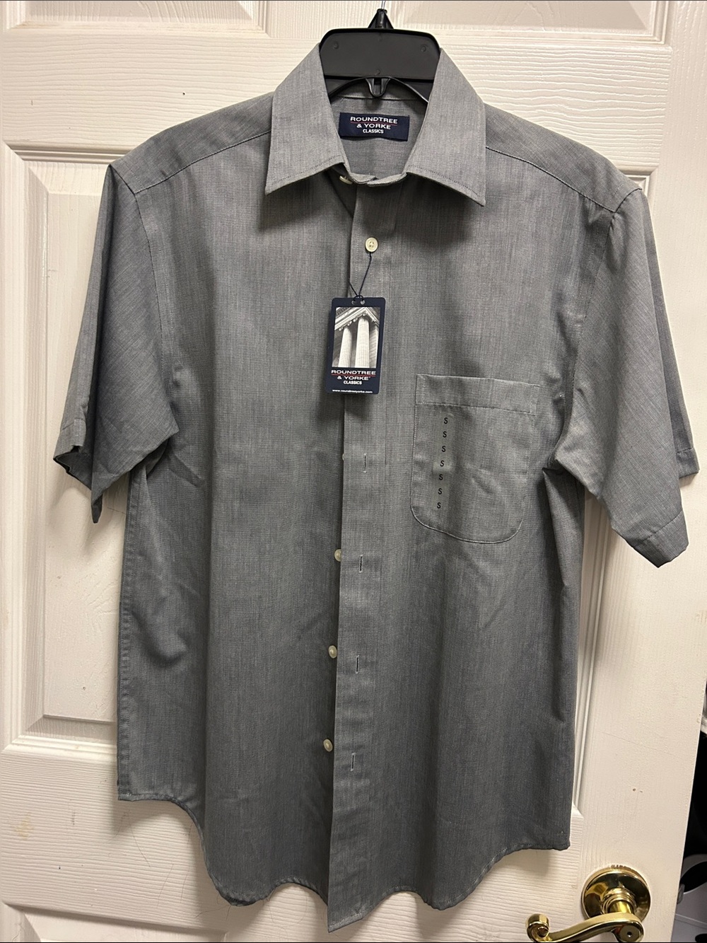 Roundtree & Yorke Gray Short-Sleeve Casual Button-Down Shirt